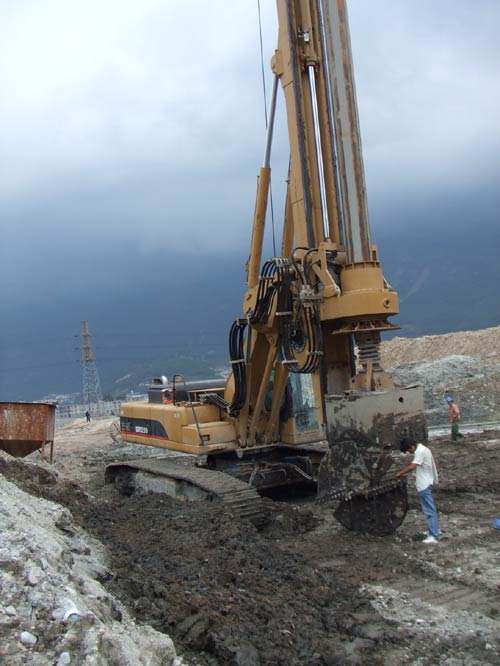 貴州畢節旋挖鉆機租賃高速公路施工案例